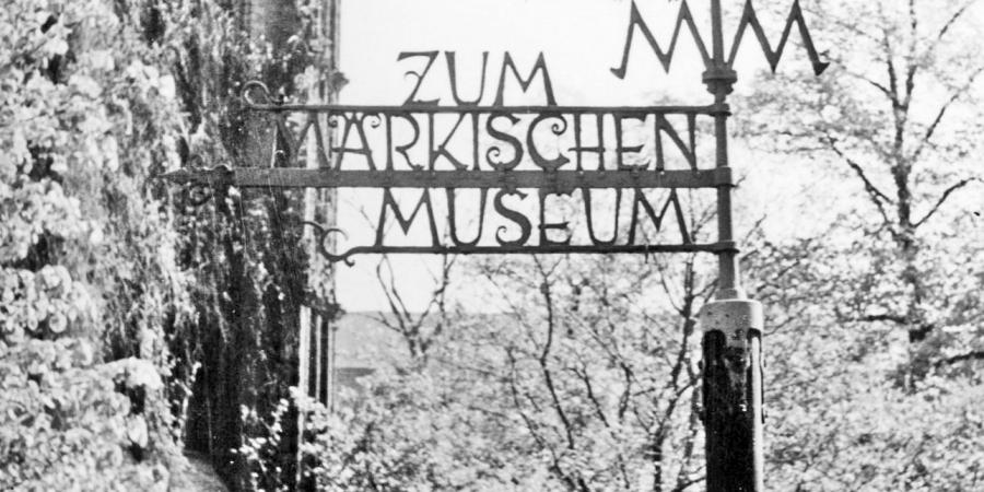Wegweiser zum Märkischen Museum im Köllnischen Park, 1946 © Stadtmuseum Berlin 