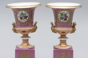 Diese Krater-Vasen gehörten dem jüdischen Schriftsteller Georg Hermann.
