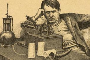 Thomas Alva Edison und sein Phonograph zum Abspielen von Edison-Walzen