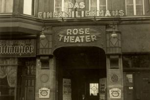 Eingang zum Rose-Theater