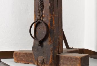 Pranger mit Halseisen aus Spandau 18./19.Jahrhundert © Stadtmuseum Berlin | Foto: Michael Setzpfandt, Berlin