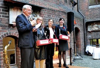 Tombola des Museumsfestes im Hof des Märkischen Museums, 2011