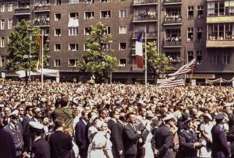 450.000 Menschen verfolgten Kennedys Rede mit dem berühmten Schluss-Satz „Ich bin ein Berliner“, 26.6.1963