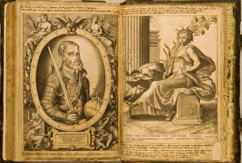 Respektvoll hat Plock das Bildnis von Kaiser Karl V. kommentiert (links), rechts ist die „Pomona“ zu sehen, ein Kupferstich von Hans Liefrinck.