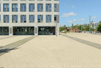 Elisabeth-Schwarzhaupt-Platz und Berlin Nordbahnhof (S-Bahn) | Foto: Jochen Wermann © Stadtmuseum Berlin