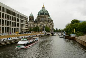 Berliner Dom und Stadtschloss Rohbau mit Blick über die Spree, Mitte | Foto: Jochen Wermann © Stadtmuseum Berlin