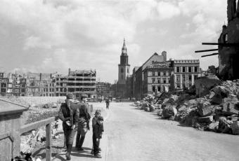 ohne Titel | Blick zur Marienkirche von Südwesten | Cecil F. S. Newman © Stadtmuseum Berlin