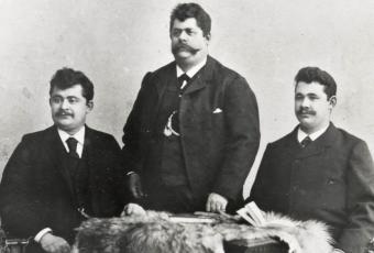 Giovanni Battista Bacigalupo mit seinen Söhnen Luigi und Giuseppe, um 1900
