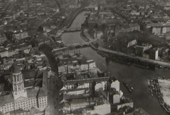 Die Waisenbrücke aus der Luft, um 1914 © Stadtmuseum Berlin | Foto: Aero Lloyd Luftbild GmbH