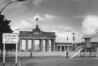 Berliner Mauer und Brandenburger Tor © Stadtmuseum Berlin | Harry Croner