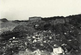 Wilde Müllkippe in Charlottenburg nahe der Sophie-Charlotten-Straße, 1898 © Stadtmuseum Berlin | Foto: Heinrich Zille