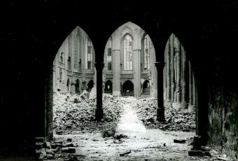 Die zerstörte Berliner Nikolaikirche nach 1945