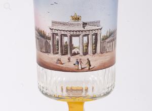 Fußbecher mit Darstellung des Brandenburger Tores, 1814 © Stadtmuseum Berlin | Foto: Oliver Ziebe
