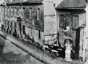 Litfaßsäule vor dem alten Berliner Rathaus, Ecke Spandauer Straße / Königstraße (seit 1951 Rathausstraße) © Stadtmuseum Berlin