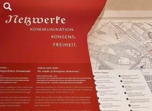 Historische Berlinkarte mit Infotext im preisgekrönten Ausstellungsdesign