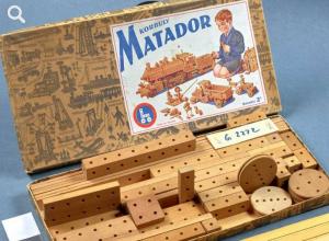 Matador-Holzbaukasten mit zivilen Motiven