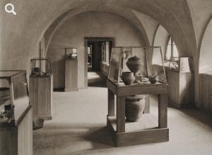 Der Grabschatz in der Dauerausstellung des neu eröffneten Märkischen Museums, 1908 © Stadtmuseum Berlin | Foto: Ernst von Brauchitsch 