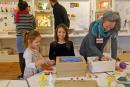 Kinder und Erwachsene gestalten im Museum eigene Ausstellungen