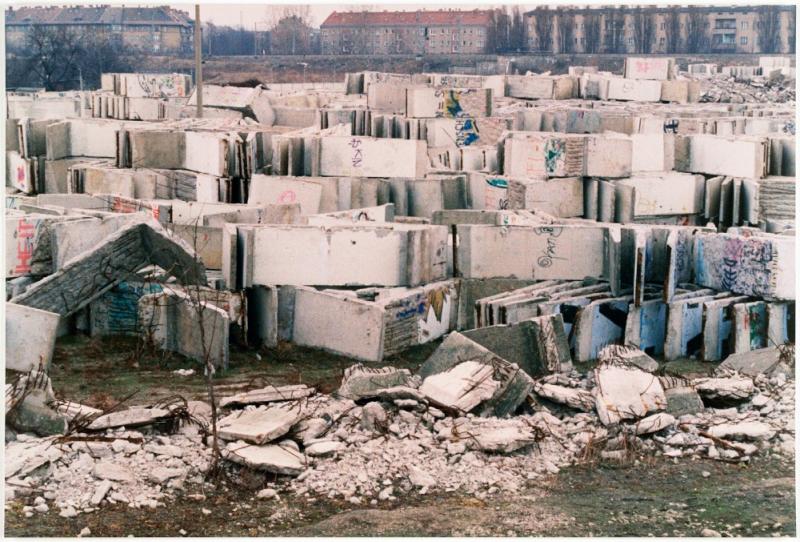 Mauerfriedhof, Berlin, 1991